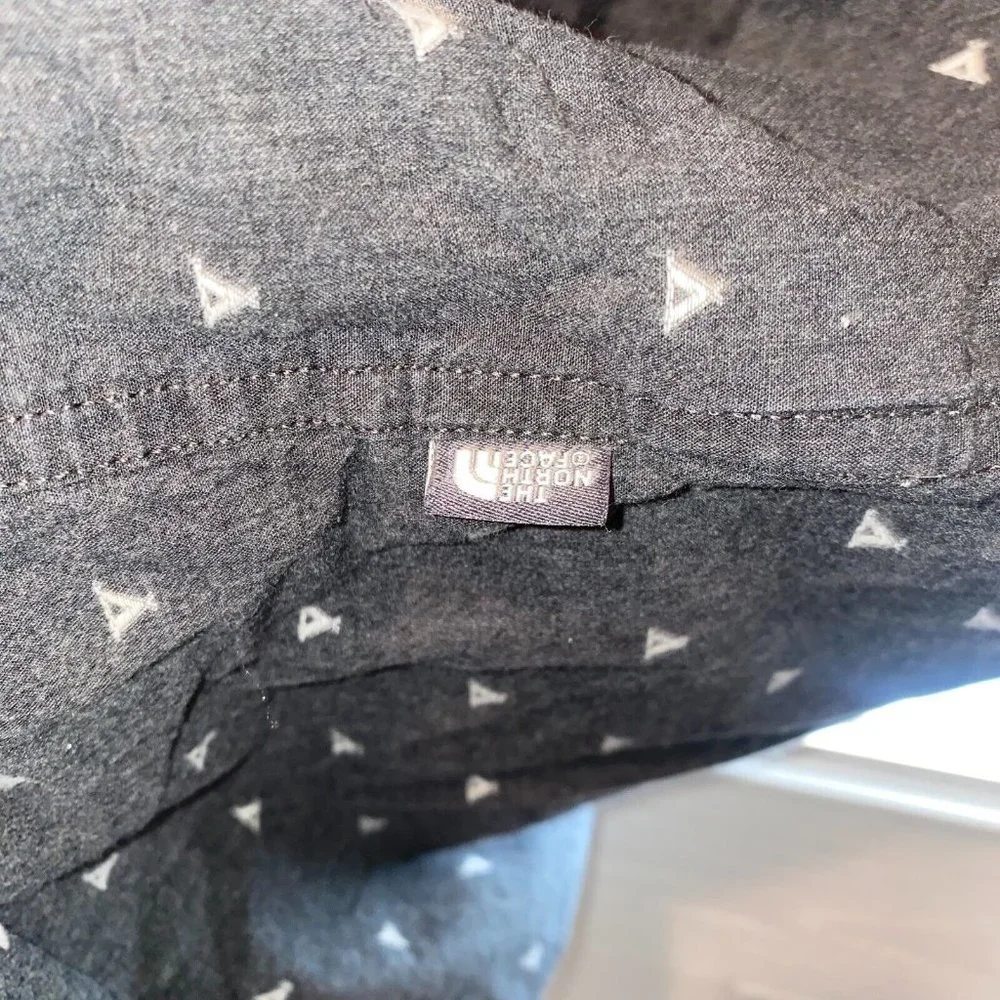 North Face Shirt Mens‎ XL Gray Teepees Chest Pocket Button Front 100% Cotton